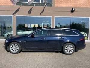 Jaguar XF  Sportbrake 2.0 D 180 CV AWD aut. Chequered Flag