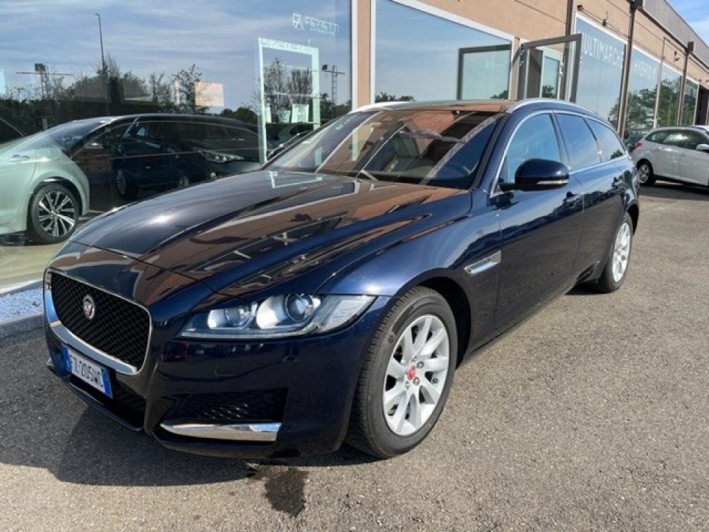 Jaguar XF  Sportbrake 2.0 D 180 CV AWD aut. Chequered Flag