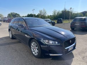 Jaguar XF  Sportbrake 2.0 D 180 CV AWD aut. Chequered Flag