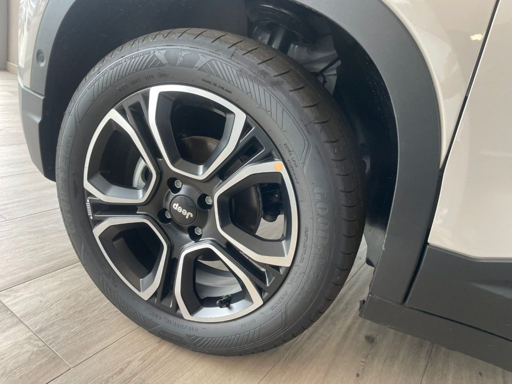 Jeep Avenger  1.2 Turbo Summit