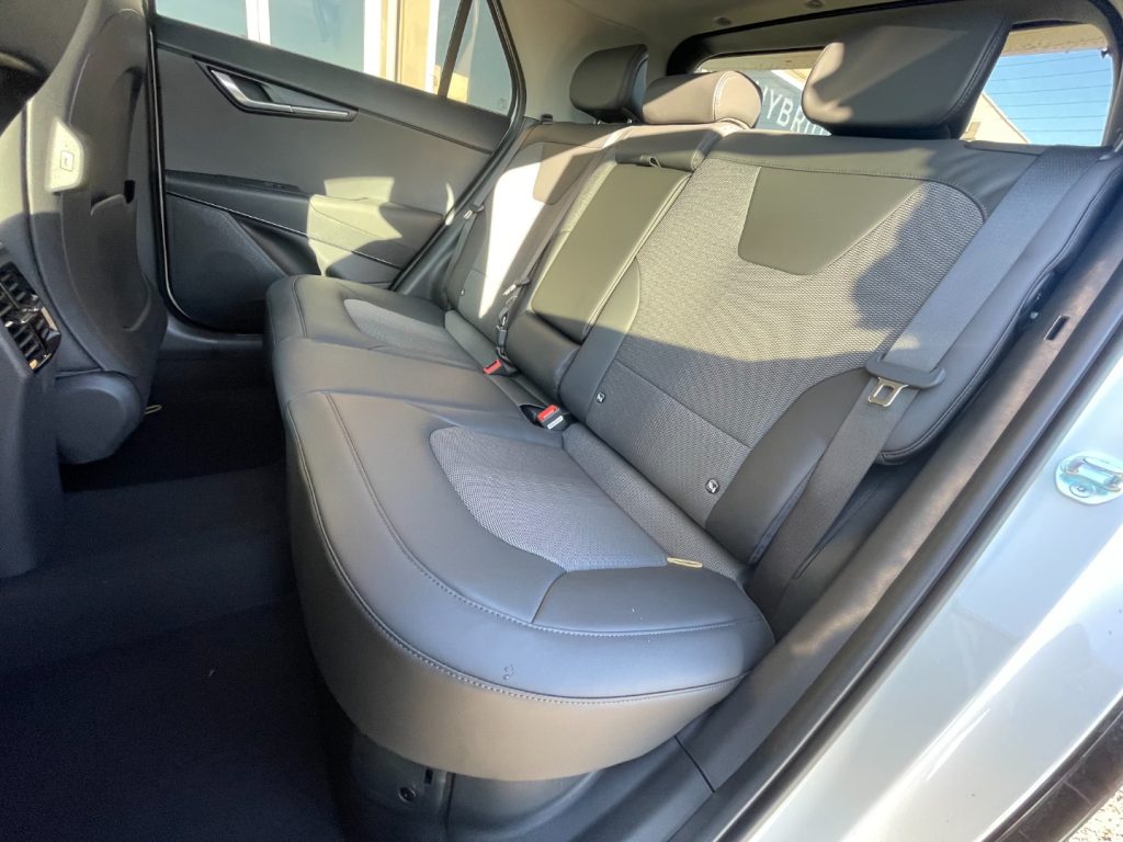 Kia Niro  Tri-Fuel 1.6 GDi DCT HEV GPL Business