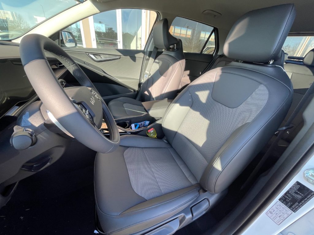 Kia Niro  Tri-Fuel 1.6 GDi DCT HEV GPL Business