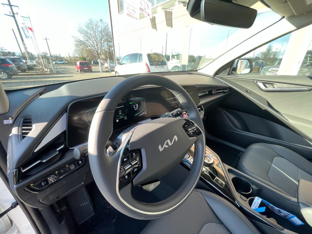 Kia Niro  Tri-Fuel 1.6 GDi DCT HEV GPL Business