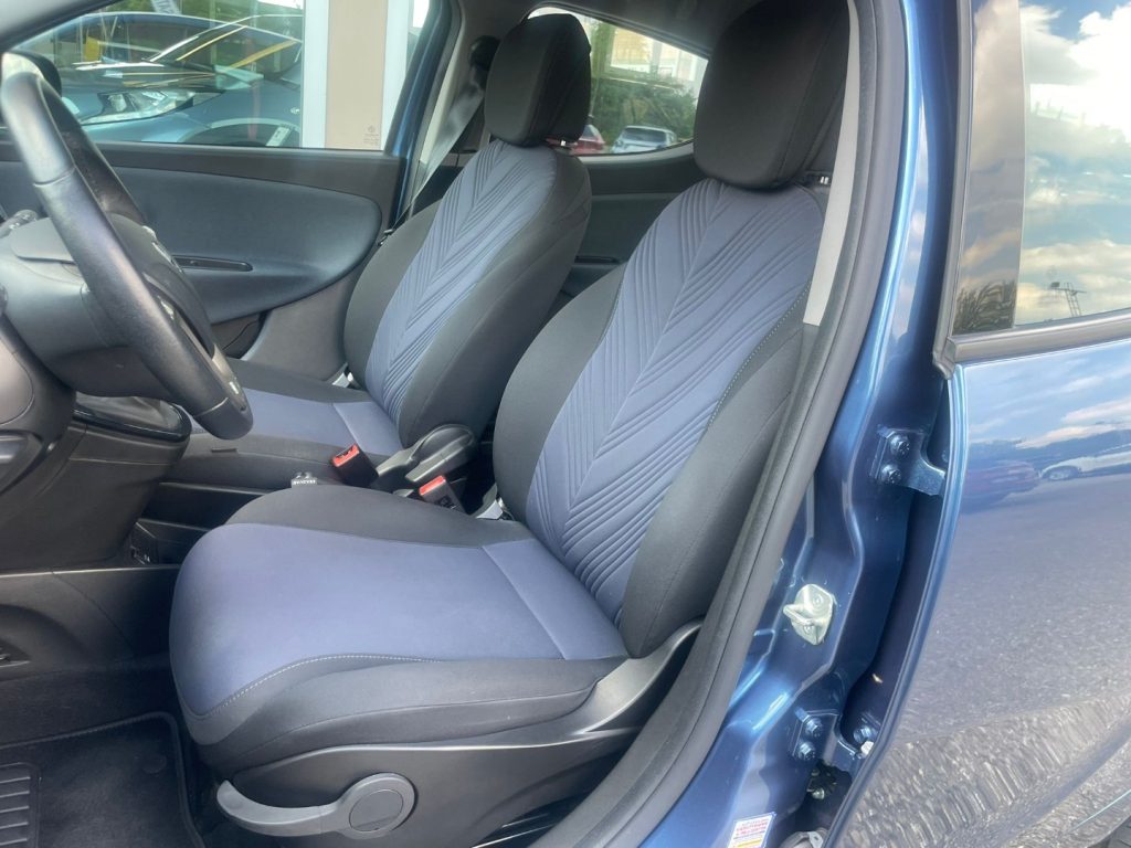 Lancia Ypsilon  1.0 FireFly 5 porte S&S Hybrid Alberta Ferretti