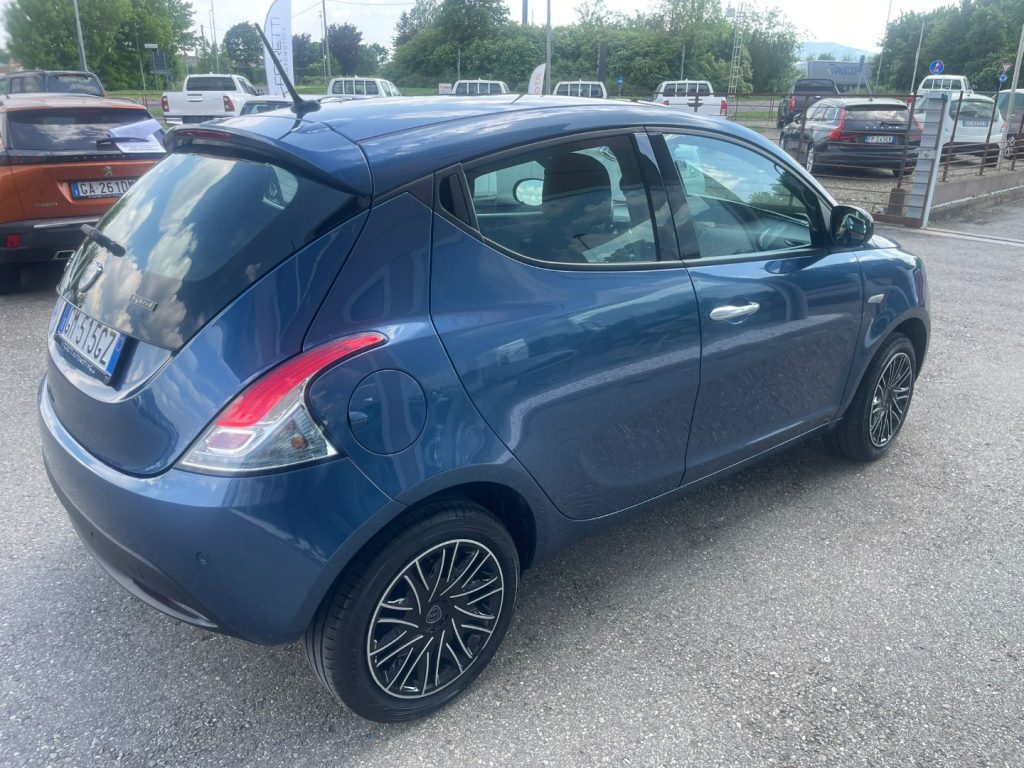 Lancia Ypsilon  1.0 FireFly 5 porte S&S Hybrid Alberta Ferretti