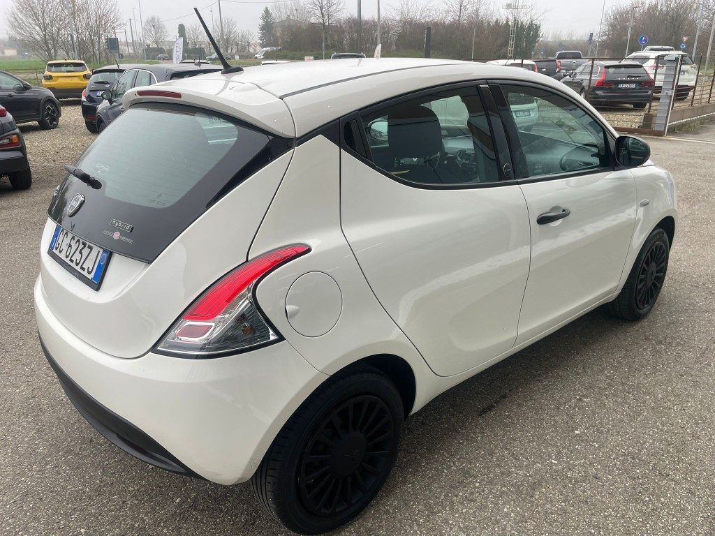 Lancia Ypsilon  1.0 FireFly 5 porte S&S Hybrid Ecochic Gold