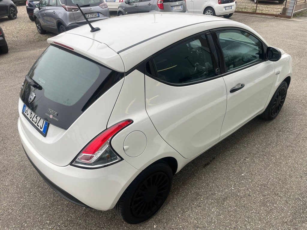 Lancia Ypsilon  1.0 FireFly 5 porte S&S Hybrid Ecochic Gold