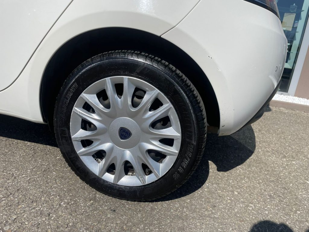 Lancia Ypsilon  1.2 69 CV 5 porte Platinum
