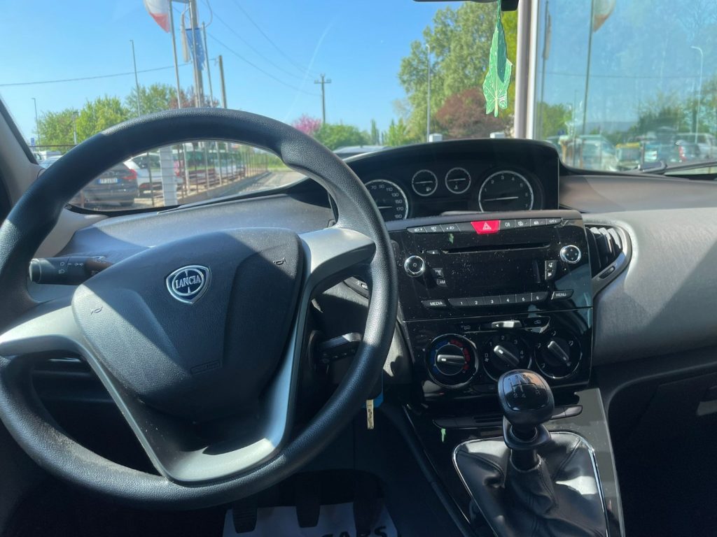 Lancia Ypsilon  1.2 69 CV 5 porte Platinum