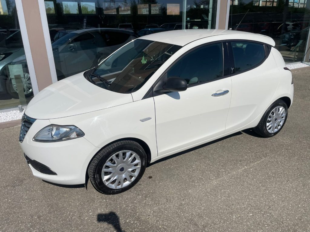 Lancia Ypsilon  1.2 69 CV 5 porte Platinum