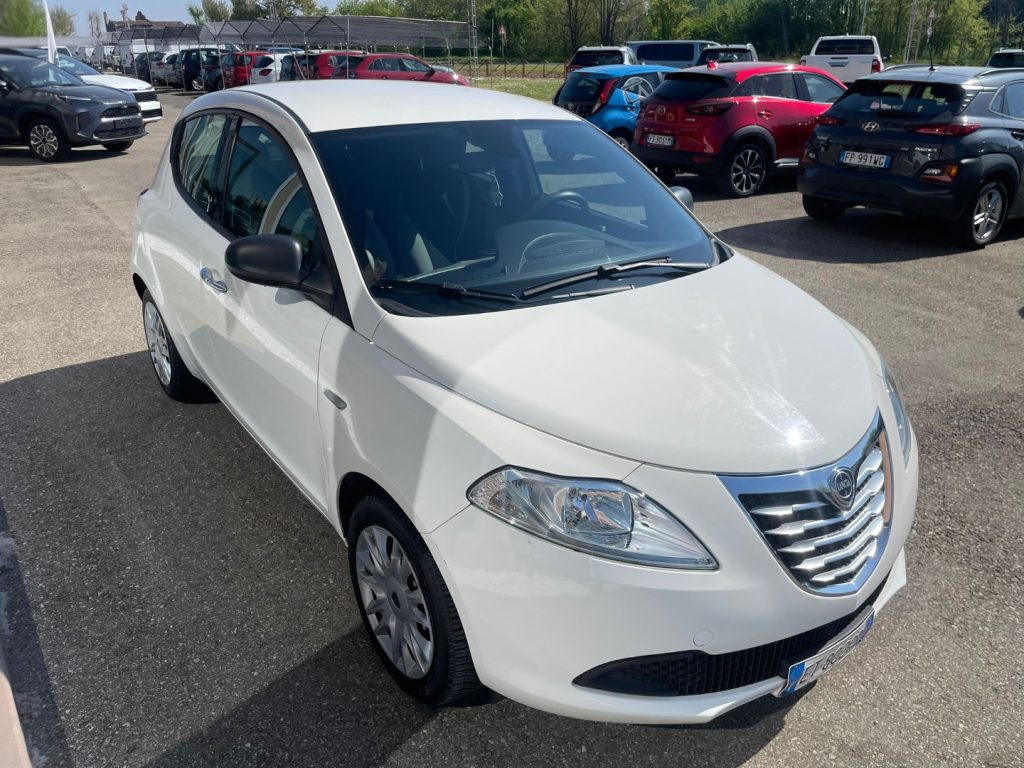 Lancia Ypsilon  1.2 69 CV 5 porte Platinum