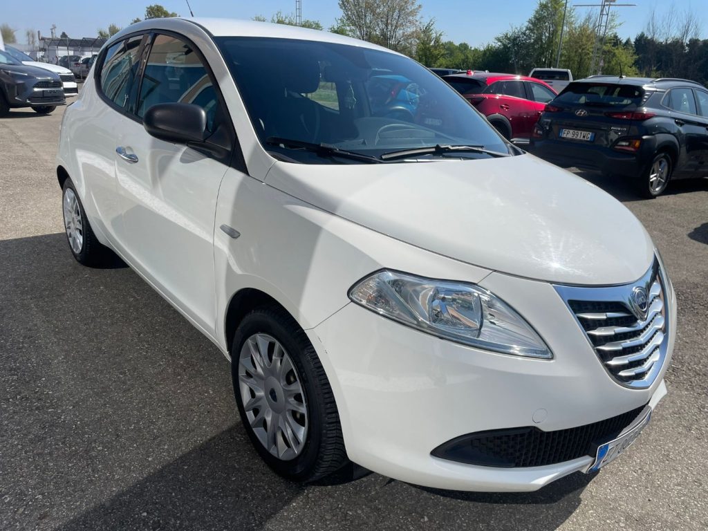 Lancia Ypsilon  1.2 69 CV 5 porte Platinum