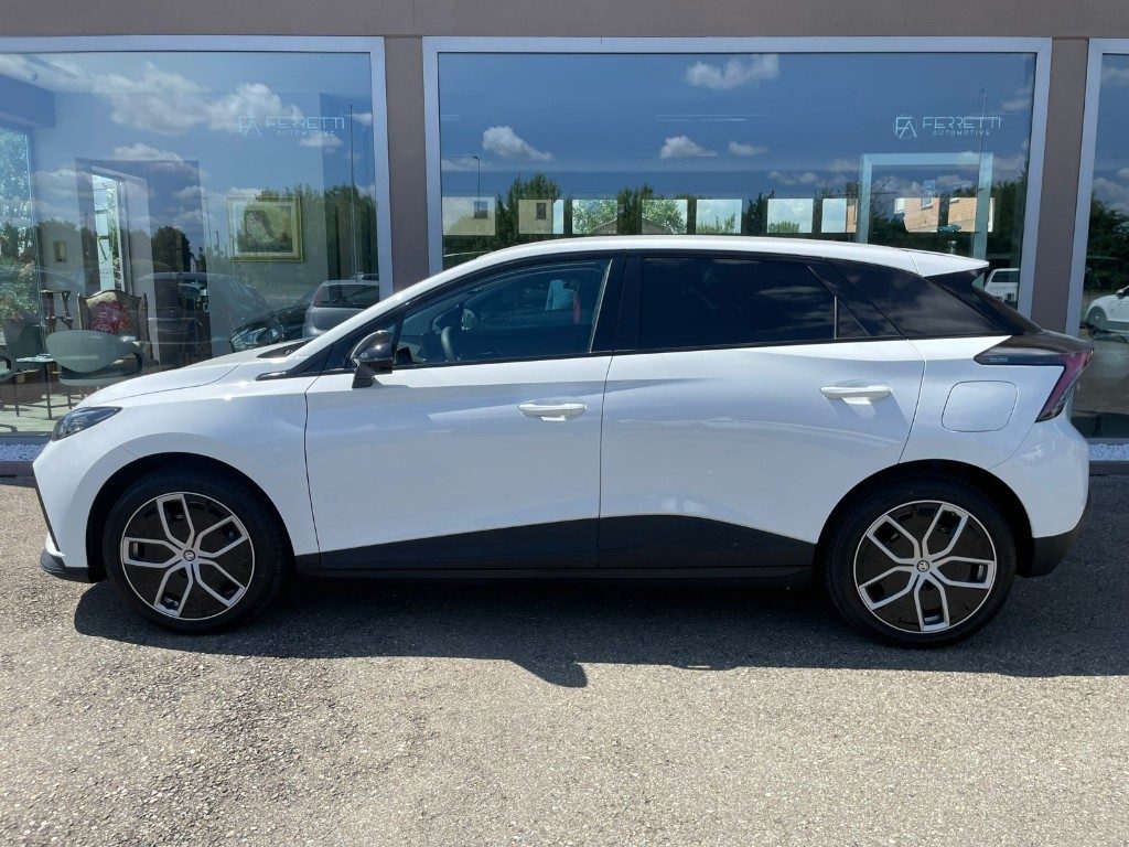 MG MG4  Luxury 64 KWh