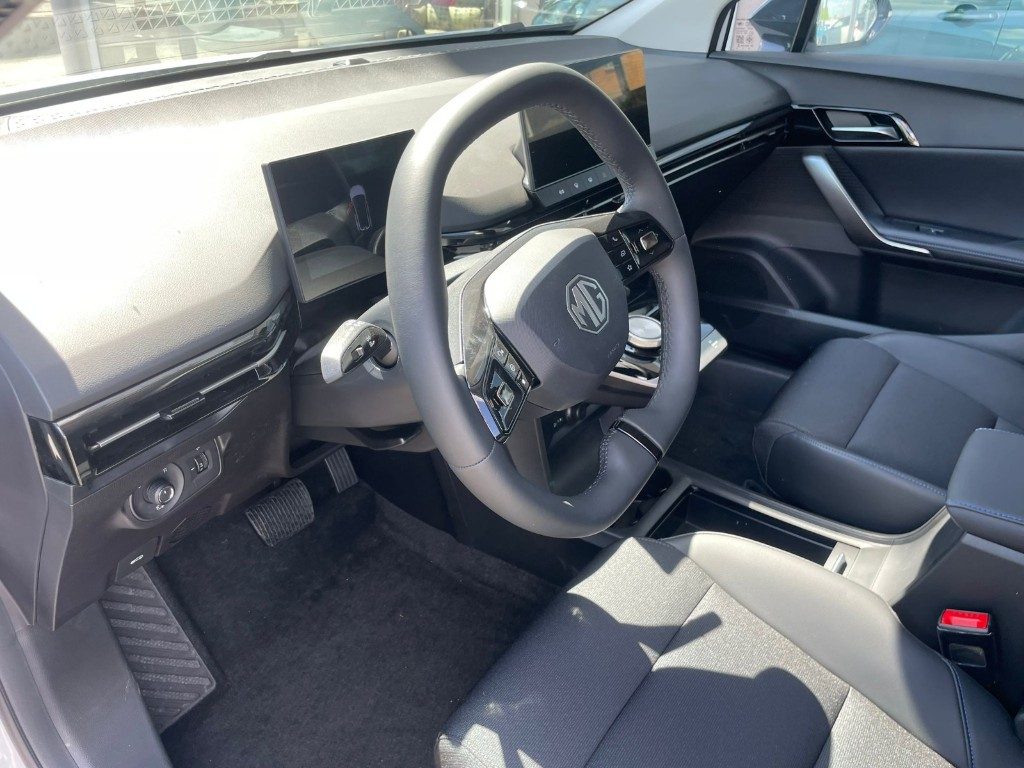 MG MG4  Luxury 64 KWh