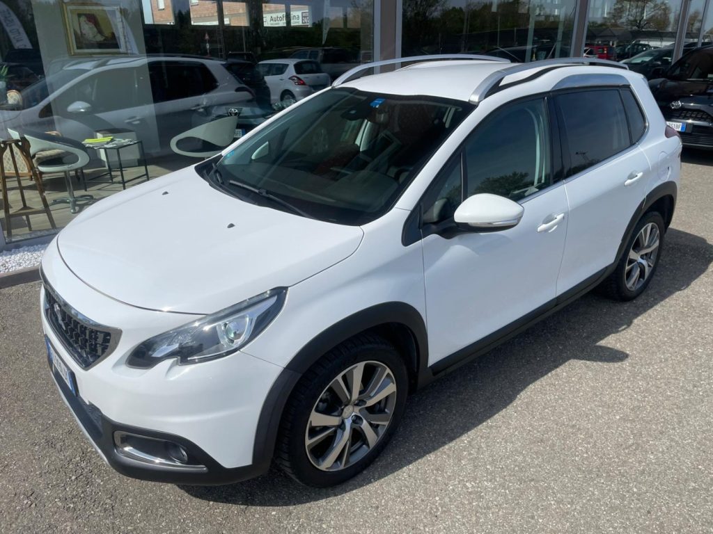 Peugeot 2008  BlueHDi 100cv Black Matt