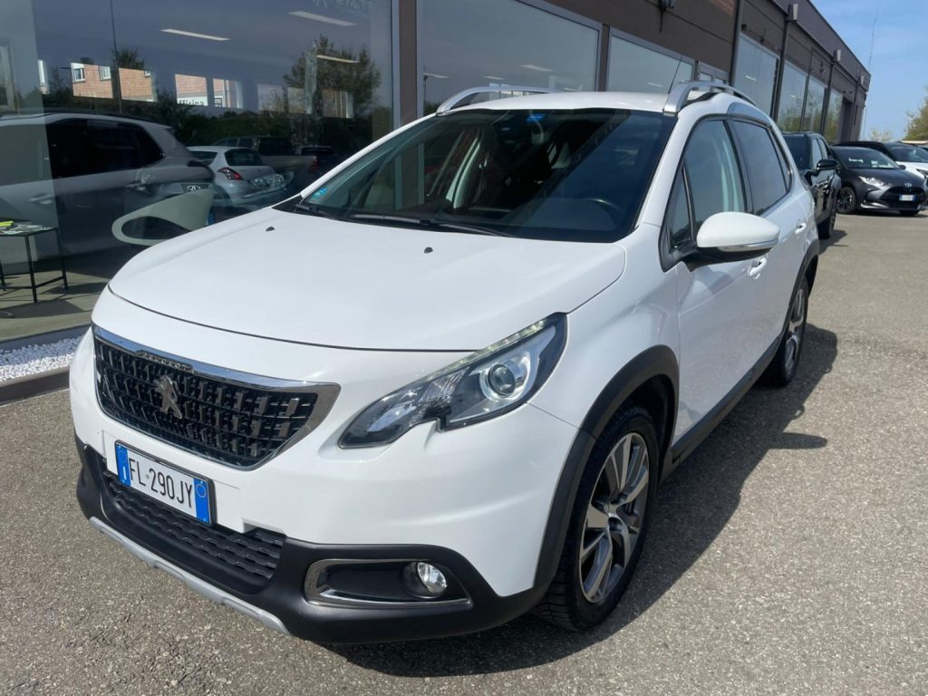 Peugeot 2008  BlueHDi 100cv Black Matt