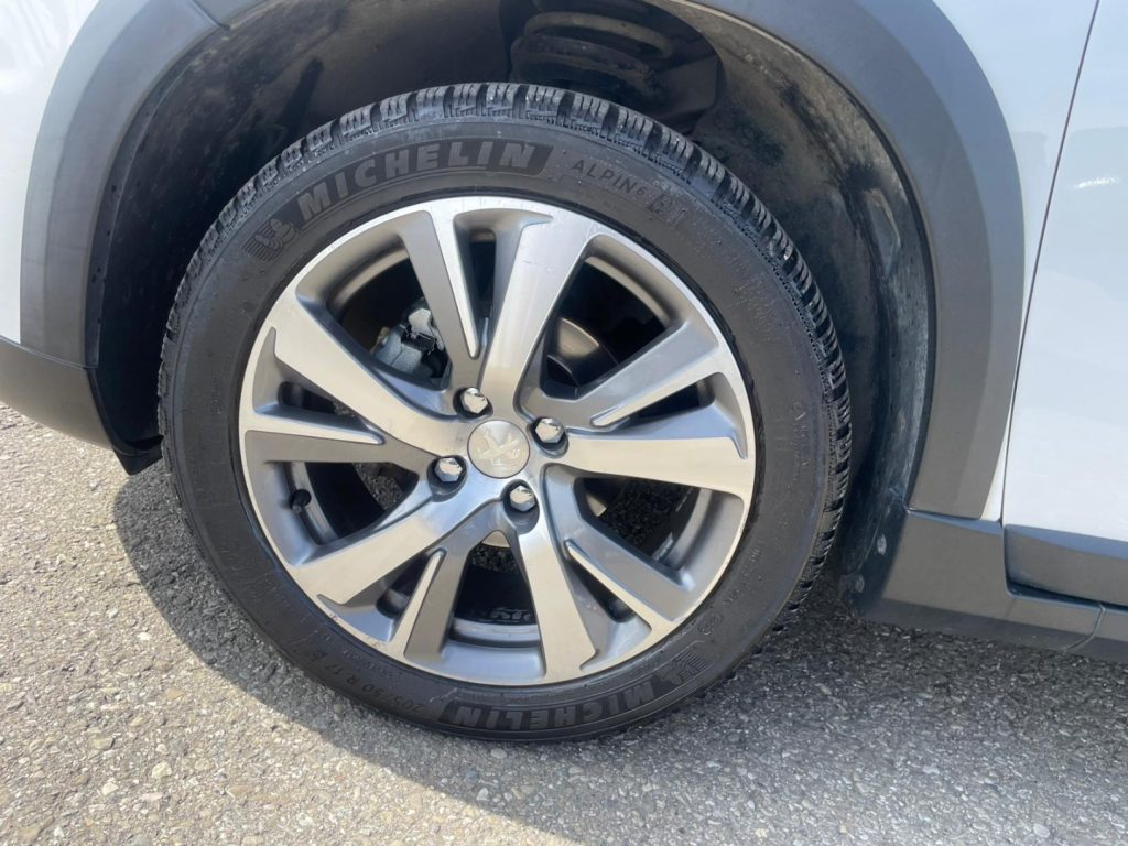 Peugeot 2008  BlueHDi 100cv Black Matt