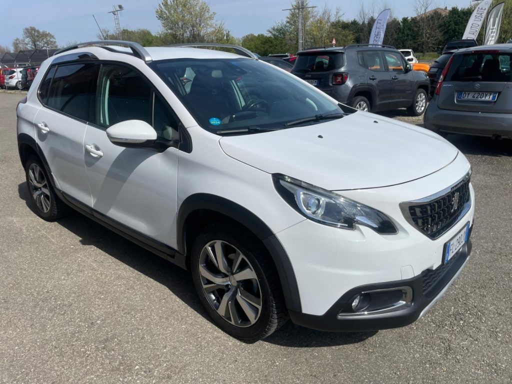 Peugeot 2008  BlueHDi 100cv Black Matt