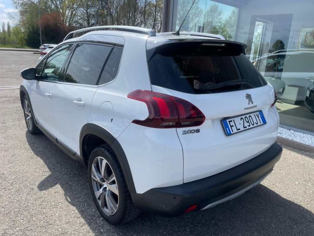 Peugeot 2008  BlueHDi 100cv Black Matt