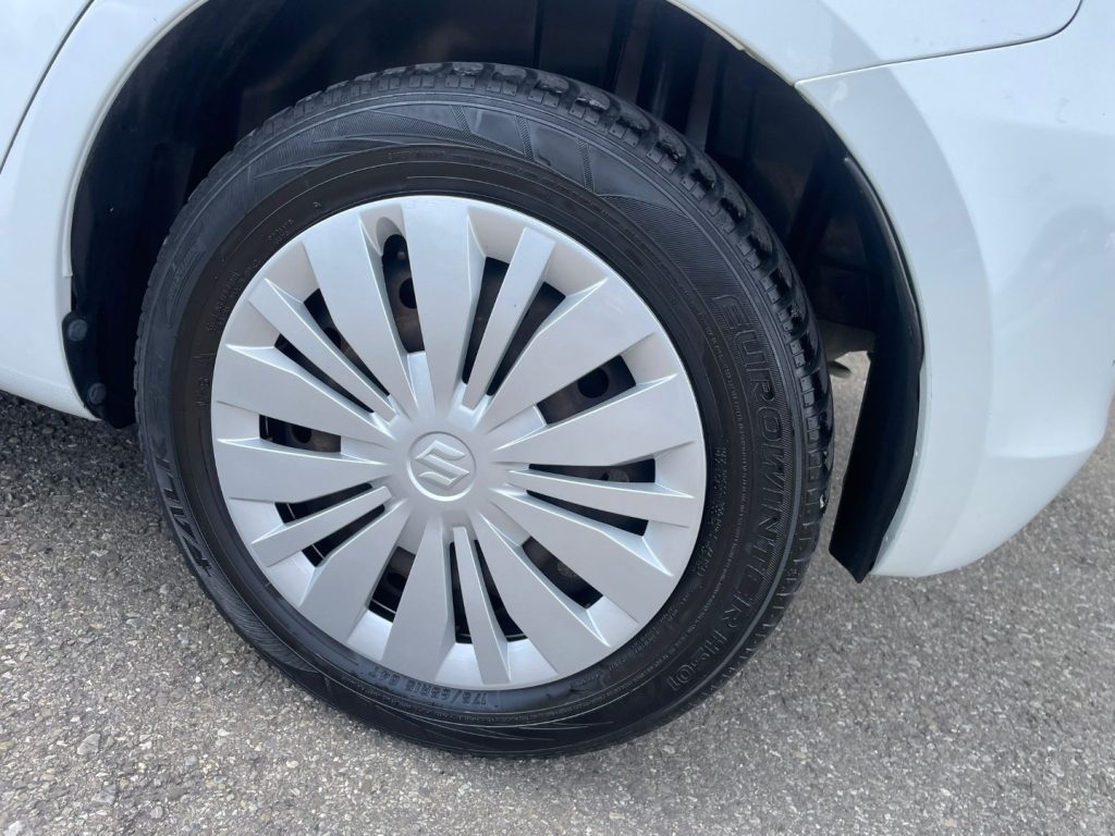 Suzuki Swift  1.3 DDiS 5 porte B-Cool Bi-Color