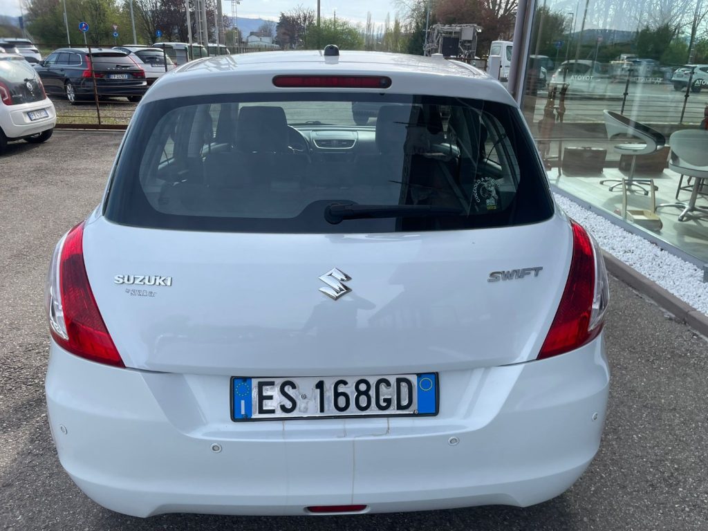 Suzuki Swift  1.3 DDiS 5 porte B-Cool Bi-Color
