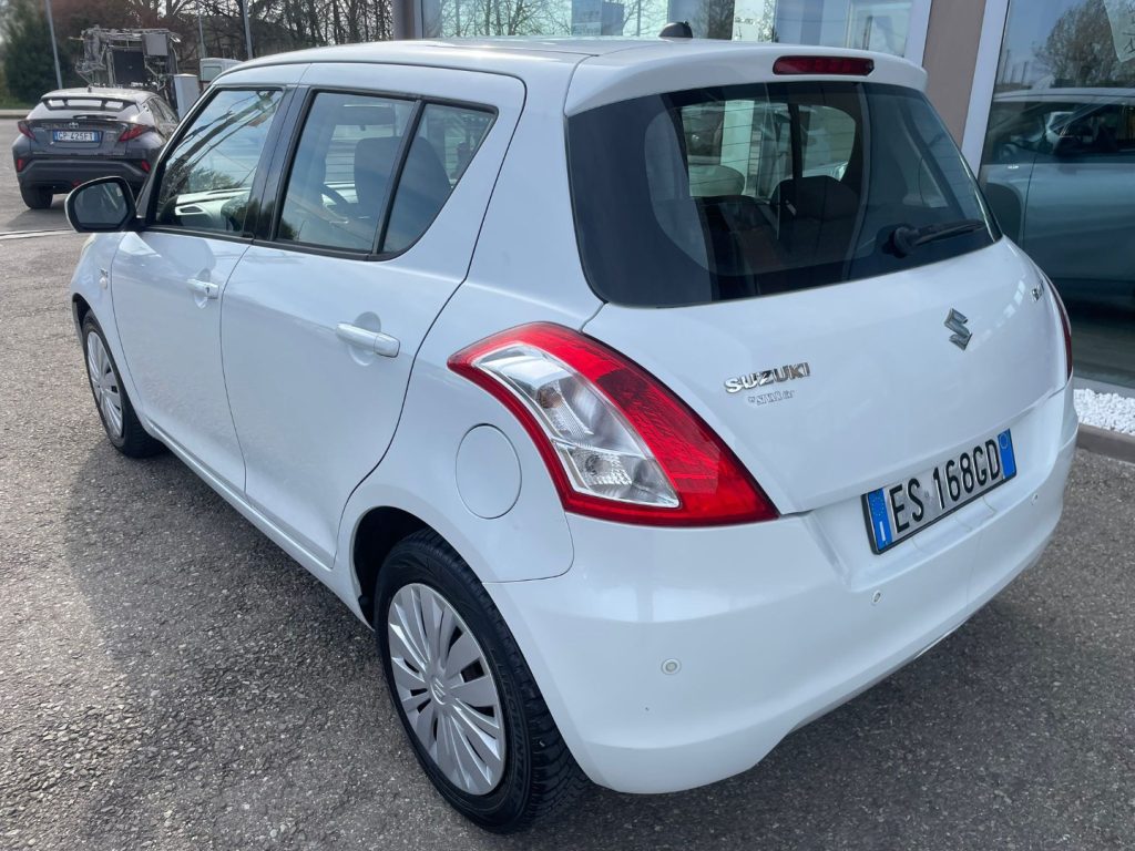Suzuki Swift  1.3 DDiS 5 porte B-Cool Bi-Color