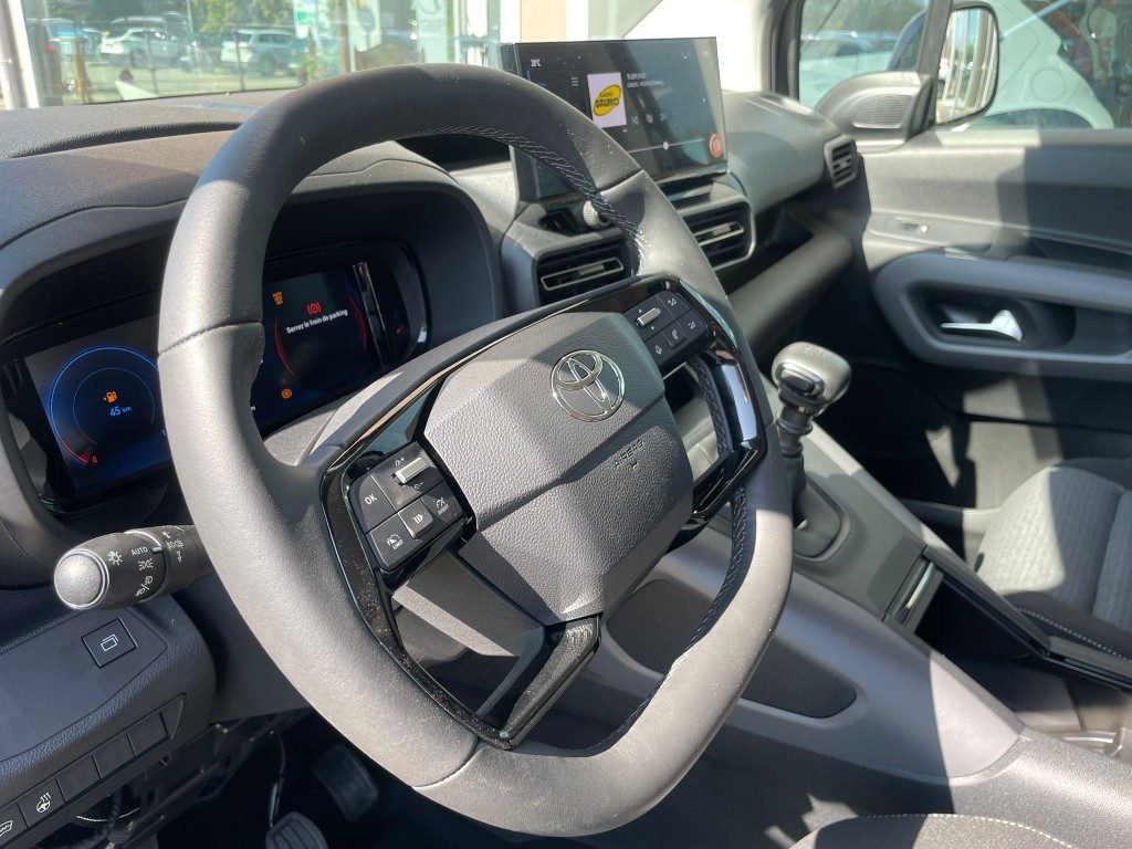 Toyota   1.5D 100 CV S&S L1 Executive