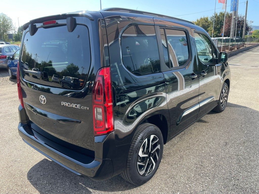 Toyota   1.5D 100 CV S&S L1 Executive