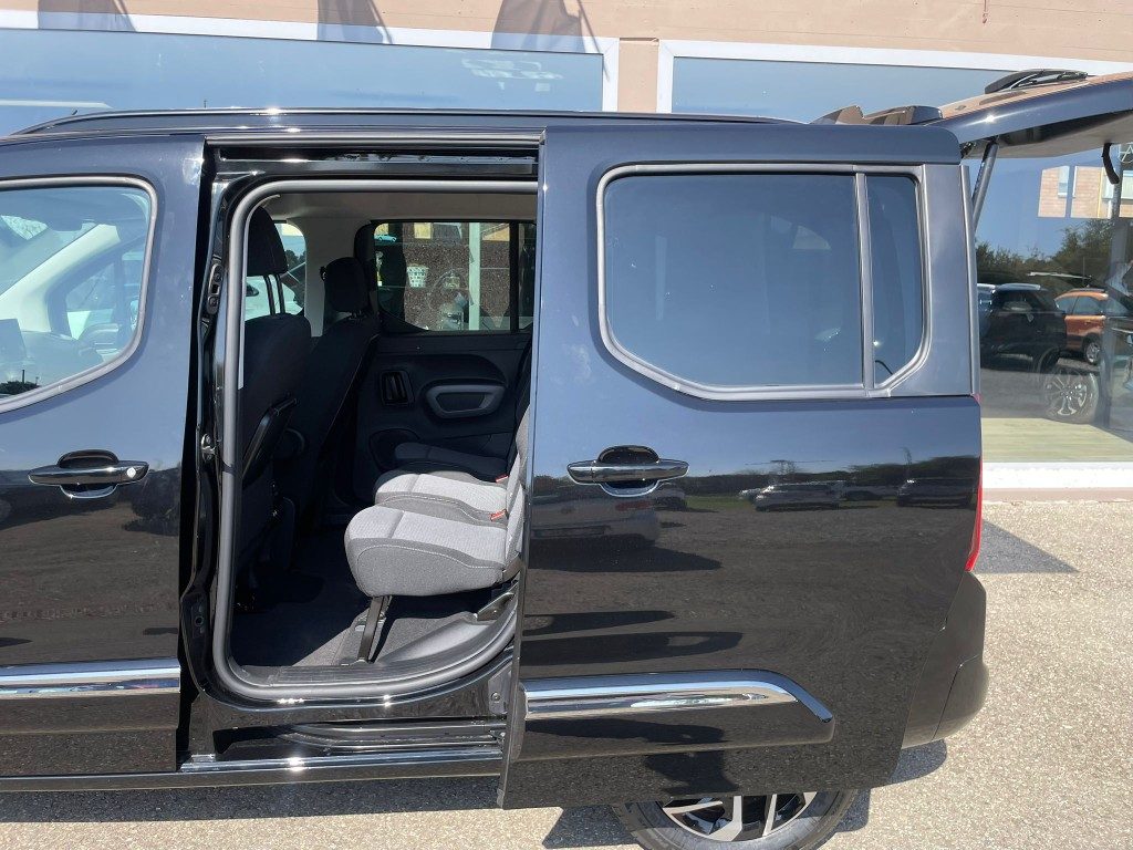 Toyota   1.5D 100 CV S&S L1 Executive