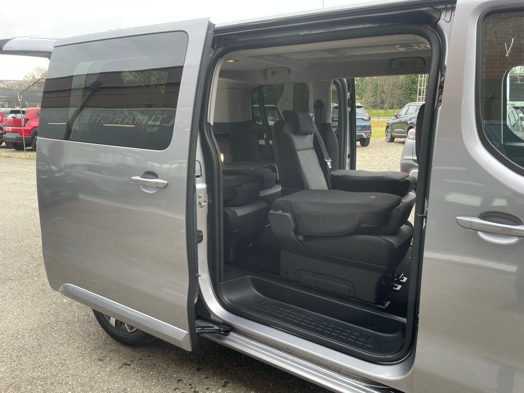 Toyota   2.0D 144 CV L1 M/T Executive