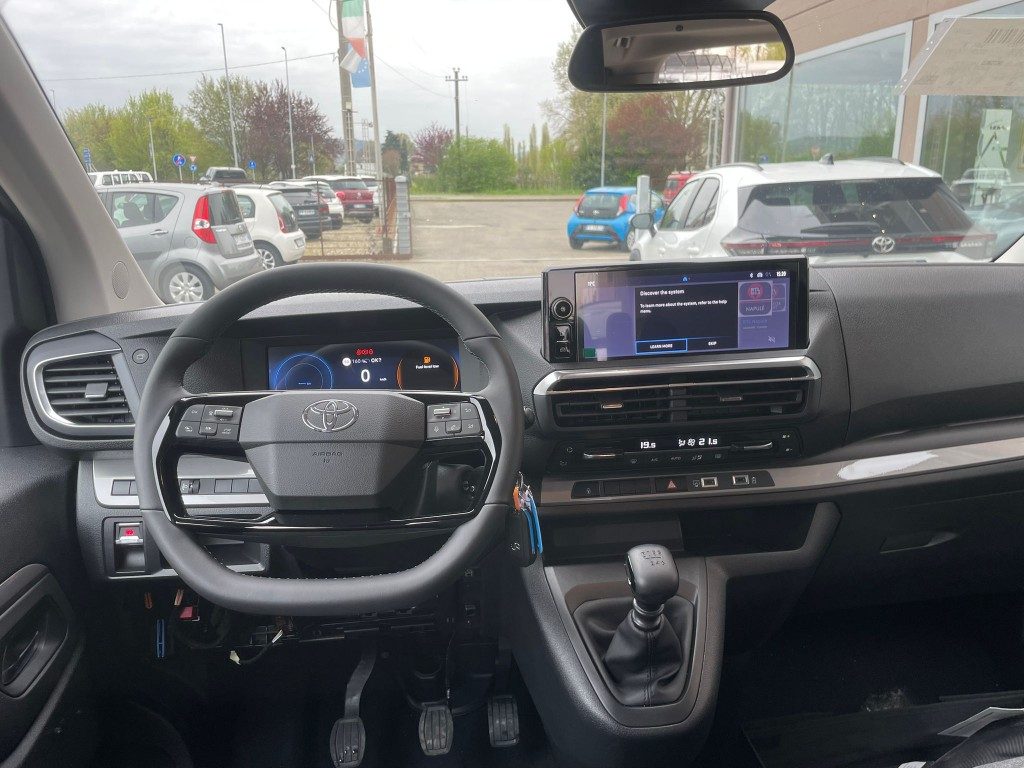 Toyota   2.0D 144 CV L1 M/T Executive