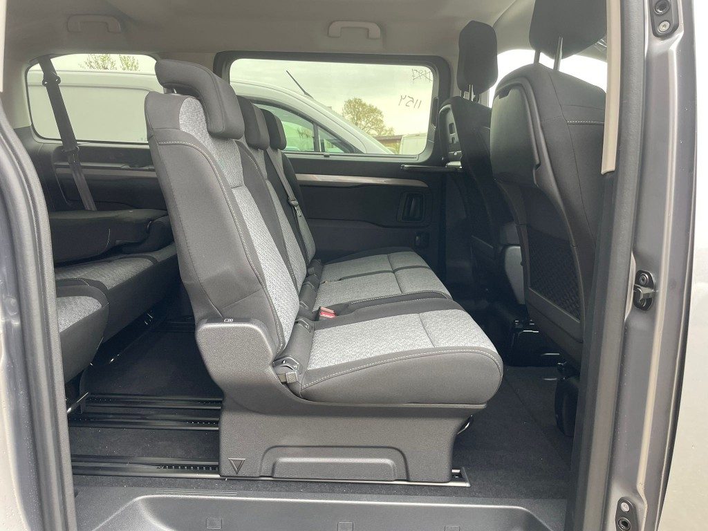 Toyota   2.0D 144 CV L1 M/T Executive