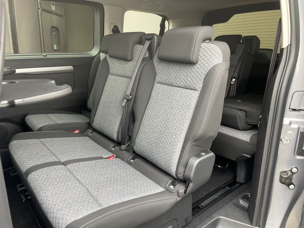 Toyota   2.0D 144 CV L1 M/T Executive