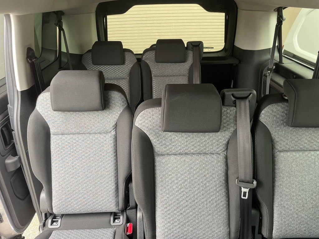 Toyota   2.0D 144 CV L1 M/T Executive