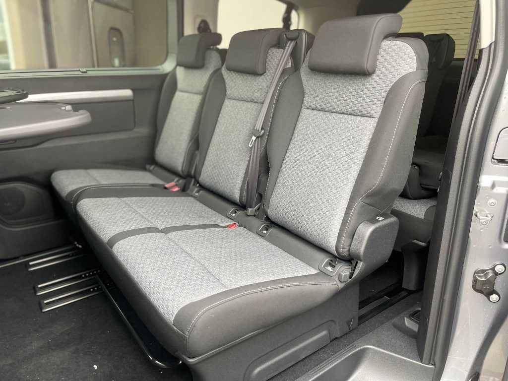 Toyota   2.0D 144 CV L1 M/T Executive