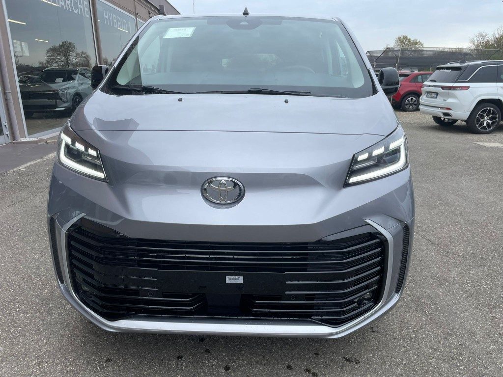 Toyota   2.0D 144 CV L1 M/T Executive