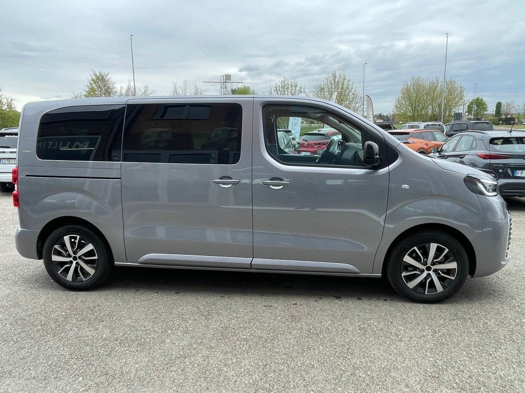 Toyota   2.0D 144 CV L1 M/T Executive