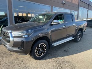 Toyota Hilux 2.4 D-4D A/T 4WD 4 porte Double Cab Executive
