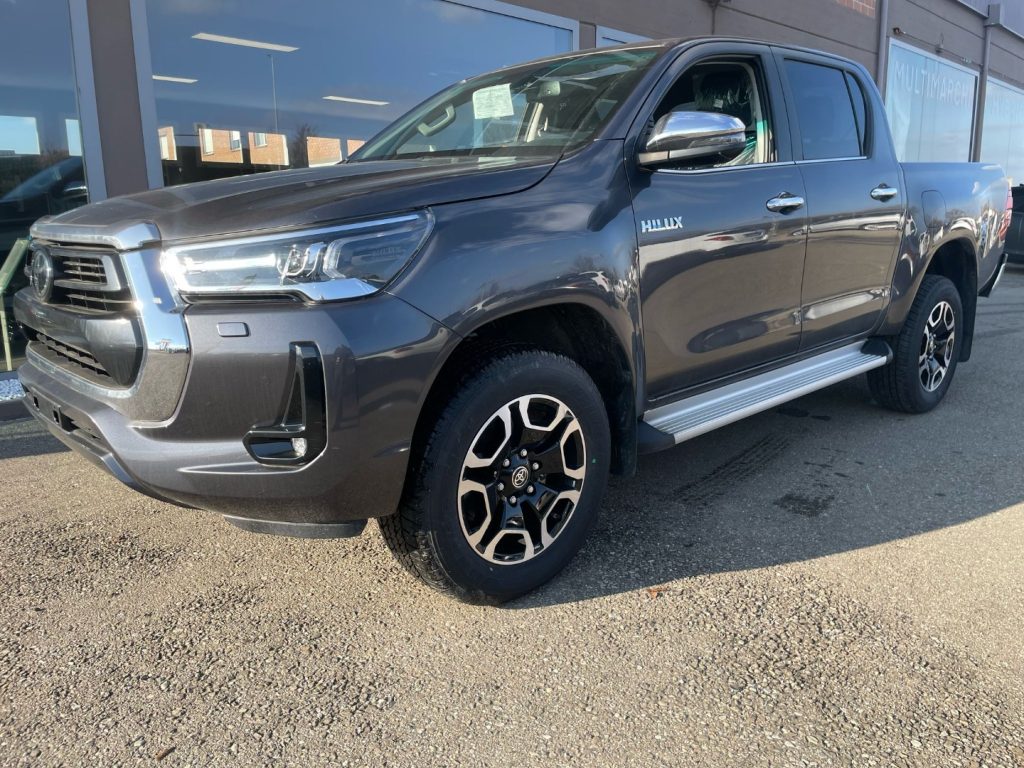 Toyota Hilux  2.4 D-4D A/T 4WD 4 porte Double Cab Executive