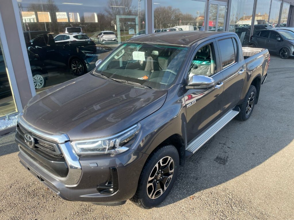 Toyota Hilux  2.4 D-4D A/T 4WD 4 porte Double Cab Executive