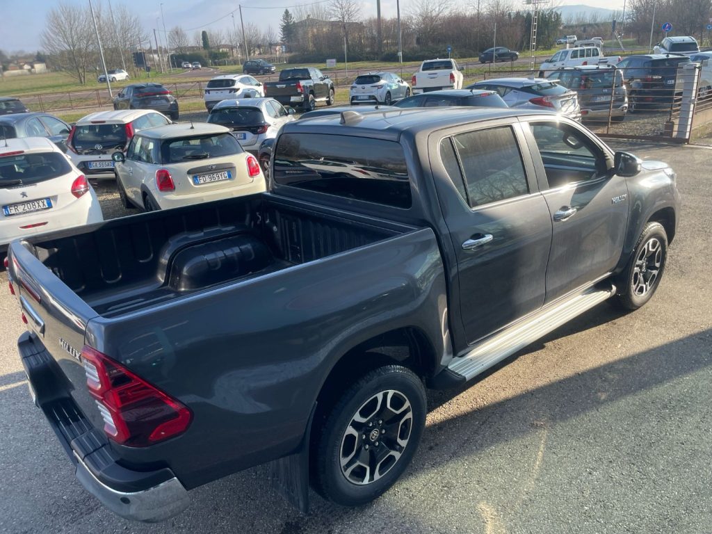 Toyota Hilux  2.4 D-4D A/T 4WD 4 porte Double Cab Executive