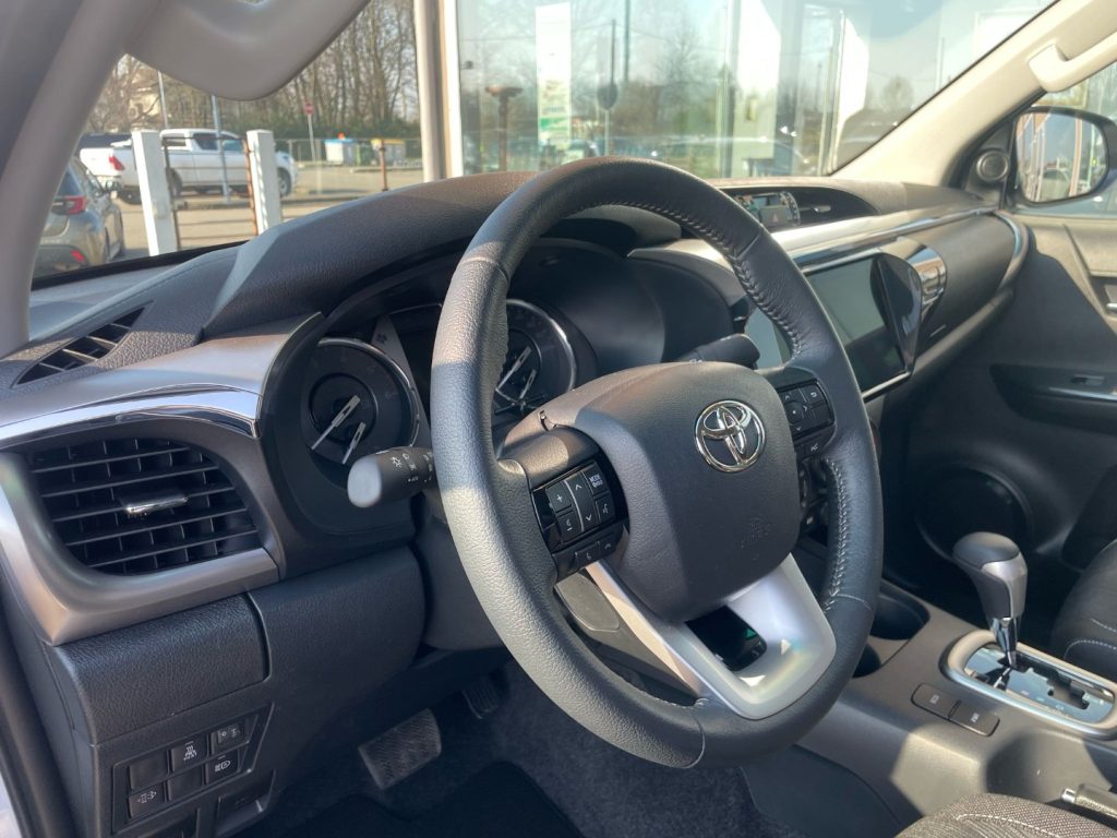 Toyota Hilux  2.4 D-4D A/T 4WD 4 porte Double Cab Executive