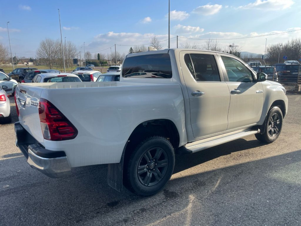 Toyota Hilux  2.4 D-4D A/T 4WD 4 porte Double Cab Executive