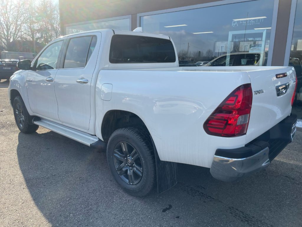 Toyota Hilux  2.4 D-4D A/T 4WD 4 porte Double Cab Executive