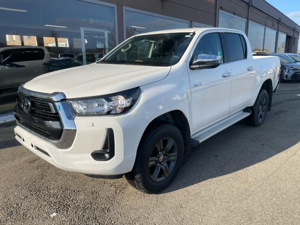 Toyota Hilux  2.4 D-4D A/T 4WD 4 porte Double Cab Lounge