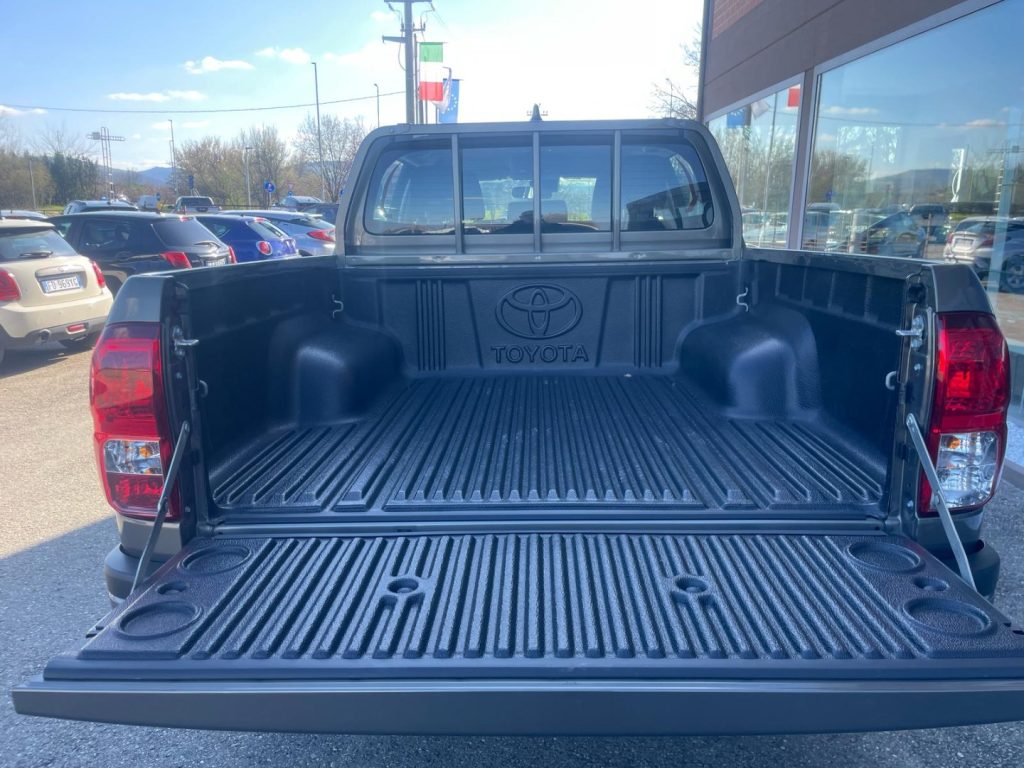 Toyota Hilux  2.8 D-4D 4WD 4 porte Double Cab Comfort