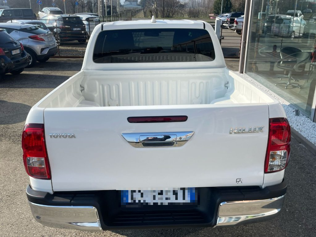 Toyota Hilux  2.8 D-4D A/T 4WD 48V 4 porte Double Cab Lounge