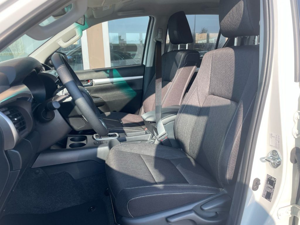 Toyota Hilux  2.8 D-4D A/T 4WD 48V 4 porte Double Cab Lounge