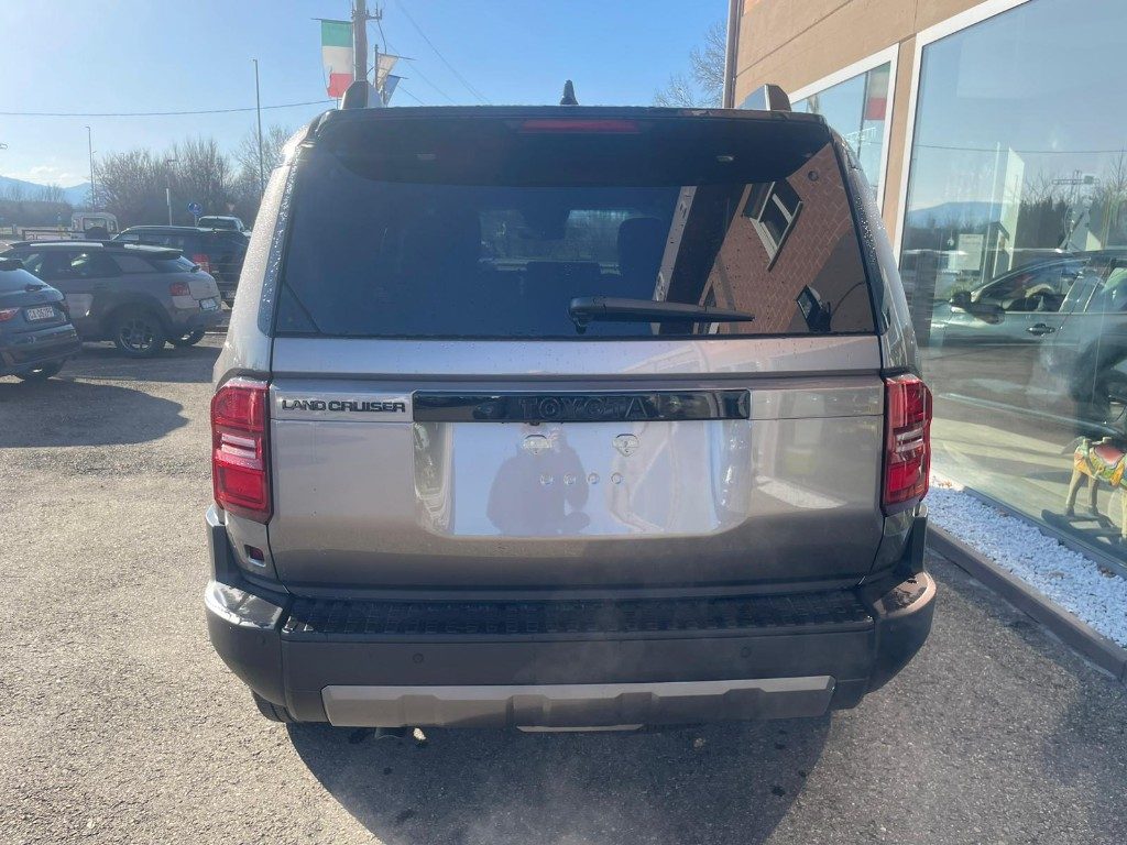 Toyota Land Cruiser  2.8 D4D A/T AWD ICON