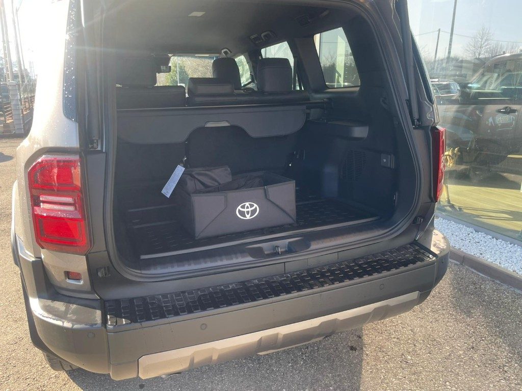 Toyota Land Cruiser  2.8 D4D A/T AWD ICON